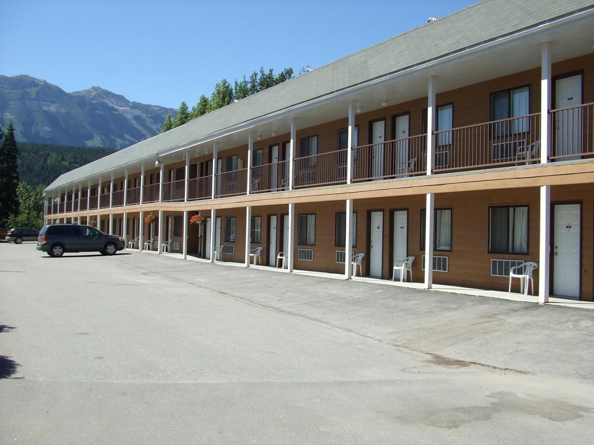 Mary'S Motel Голден Экстерьер фото