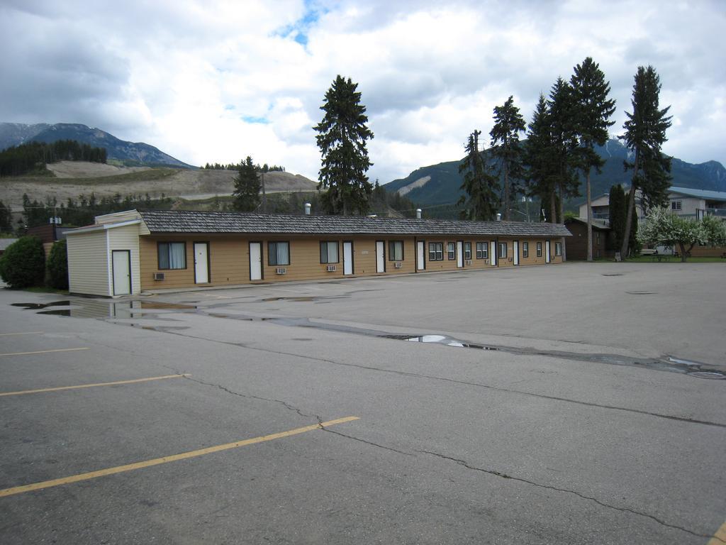 Mary'S Motel Голден Экстерьер фото